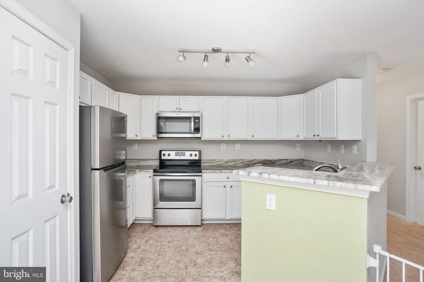 1109 French Court photo 18