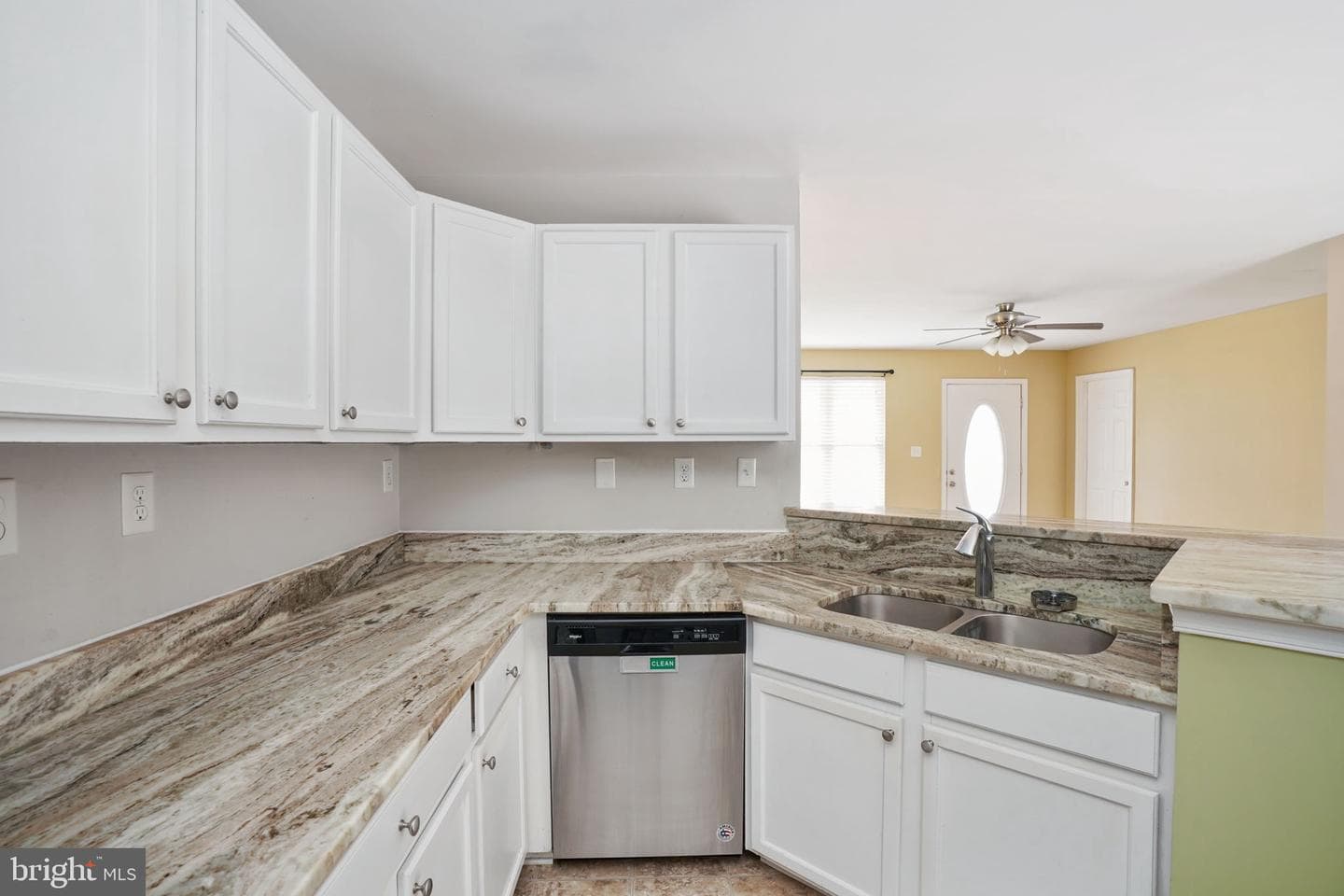 1109 French Court photo 19