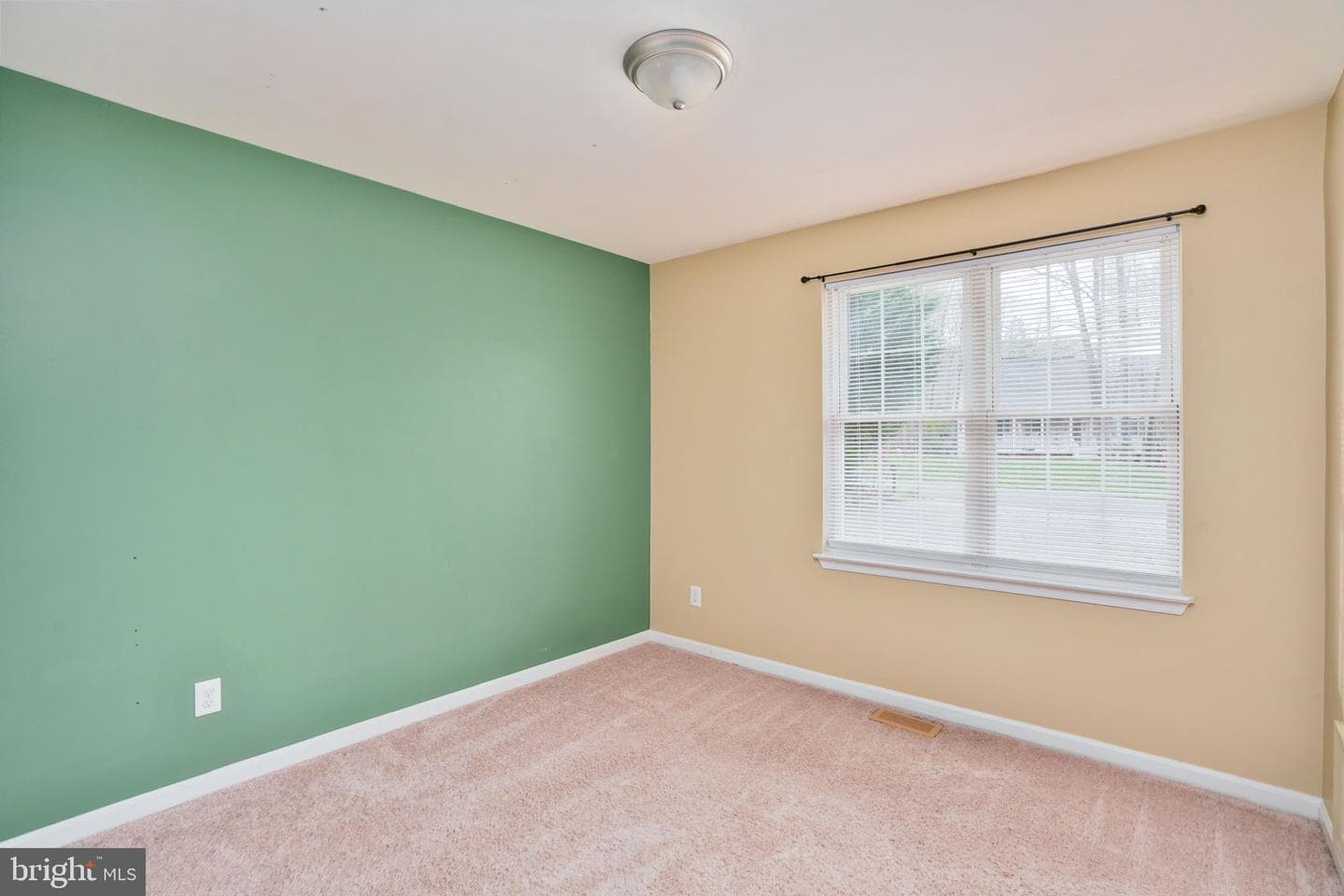 1109 French Court photo 32