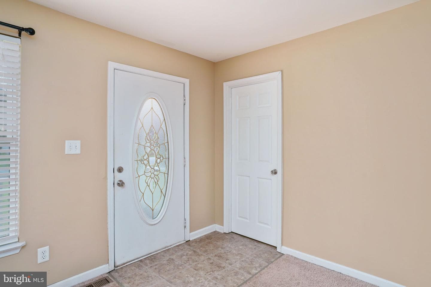 1109 French Court photo 9