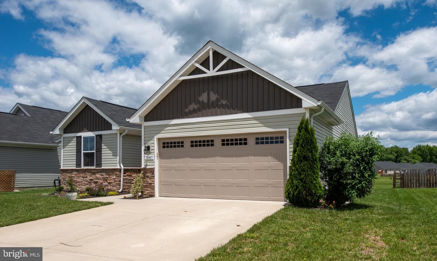 7087 Bagpipe Lane photo 3