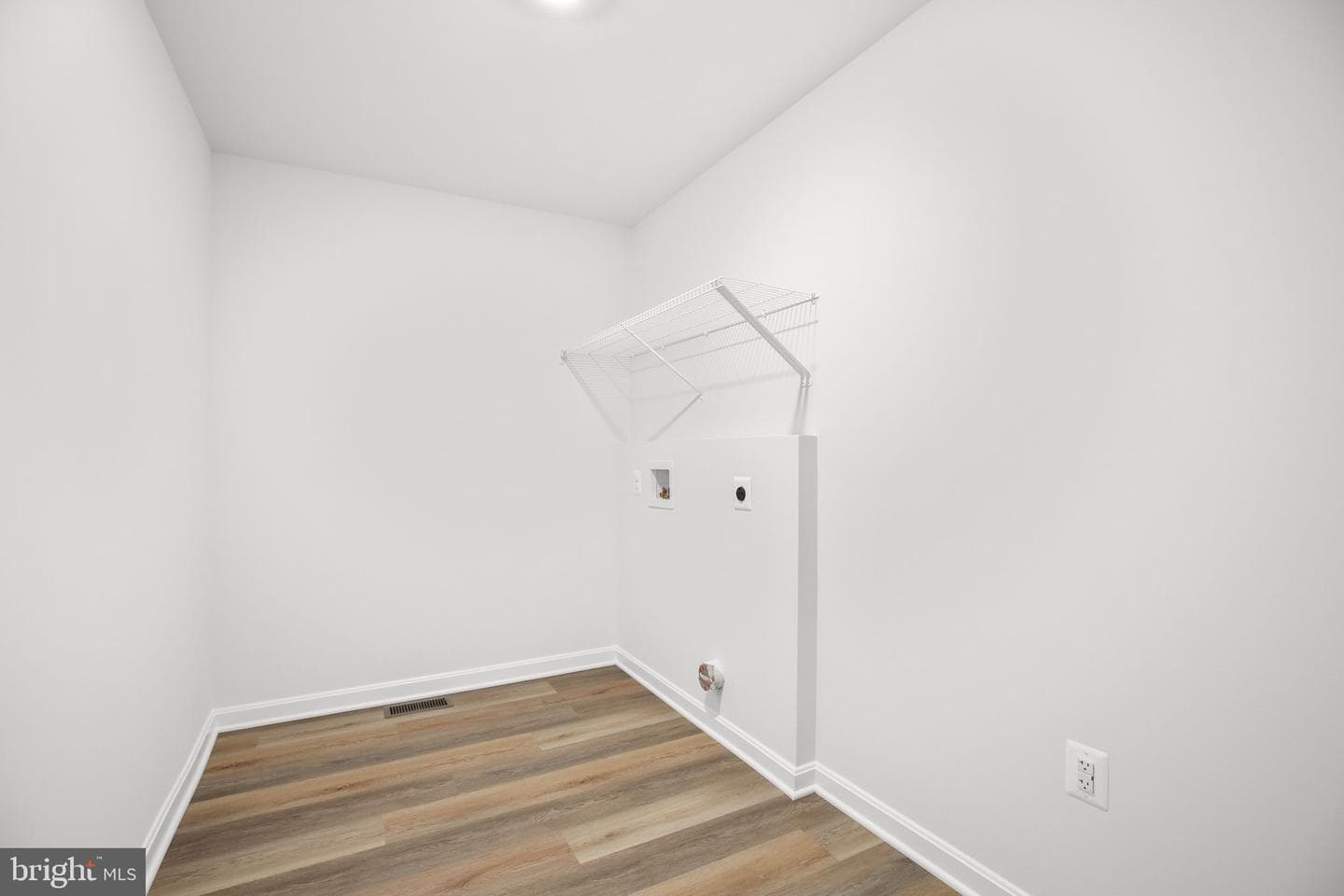 5055 Rose Avenue photo 12