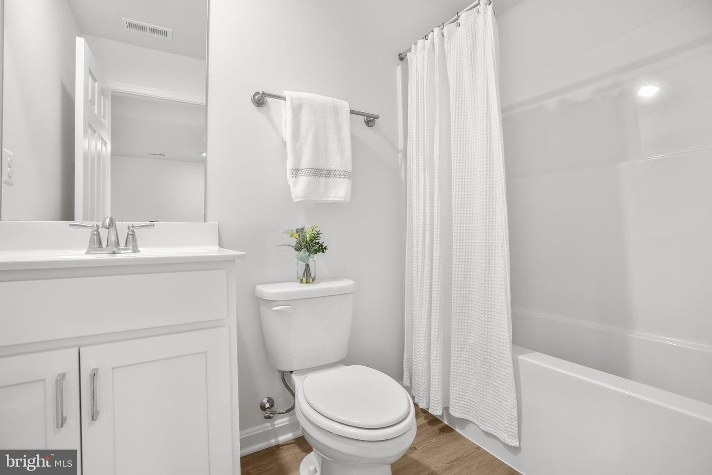 5055 Rose Avenue photo 14