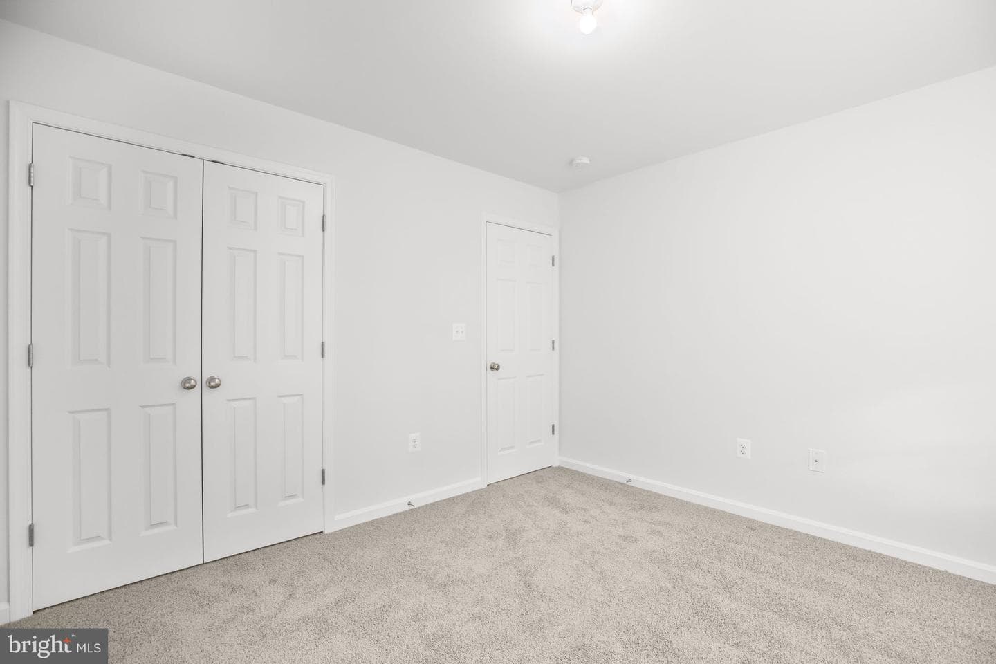5055 Rose Avenue photo 26