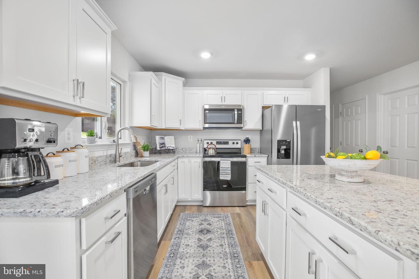 5055 Rose Avenue photo 3