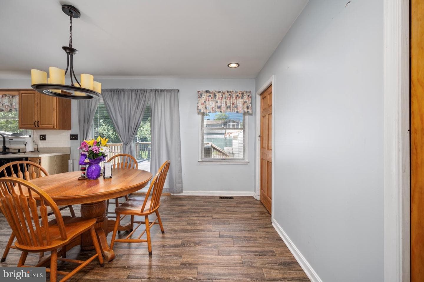 4374 Albemarle Court photo 17