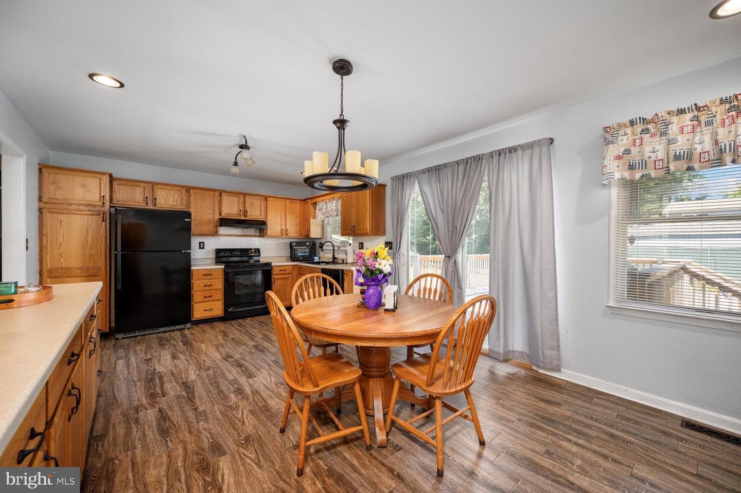4374 Albemarle Court photo 18