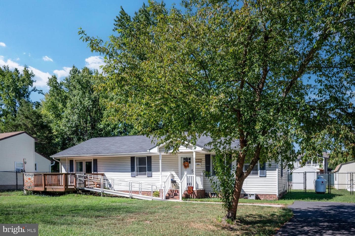 4374 Albemarle Court photo 2