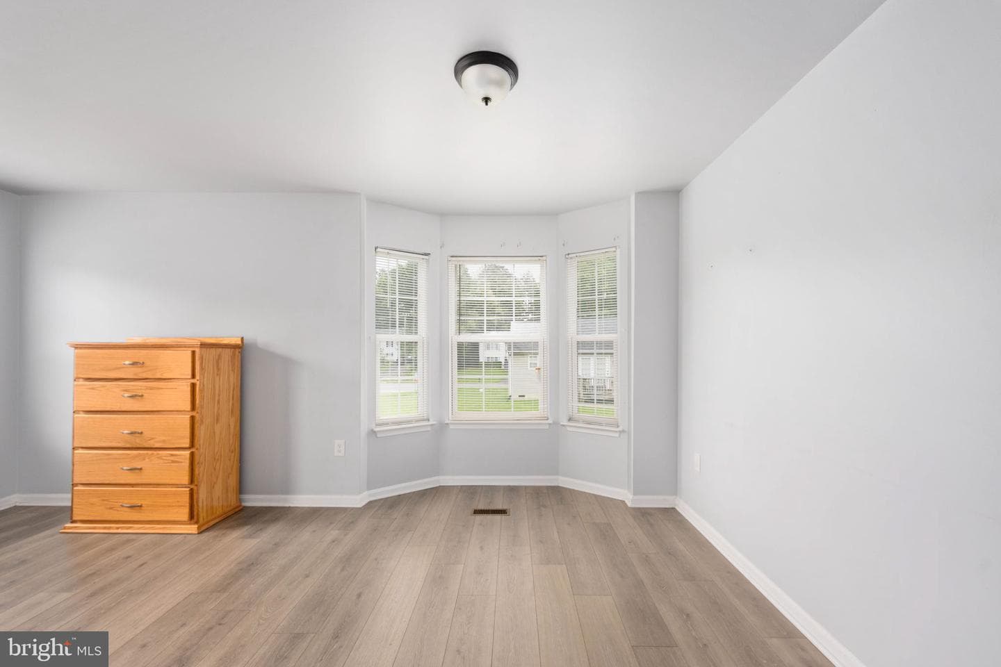 8477 Newton Lane photo 9