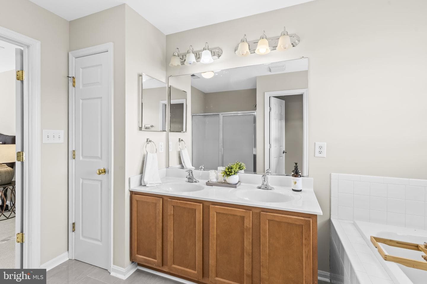 6187 McCarthy Drive photo 32