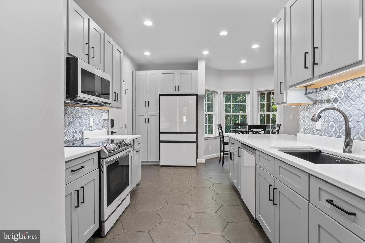 9501 Barbaras Way