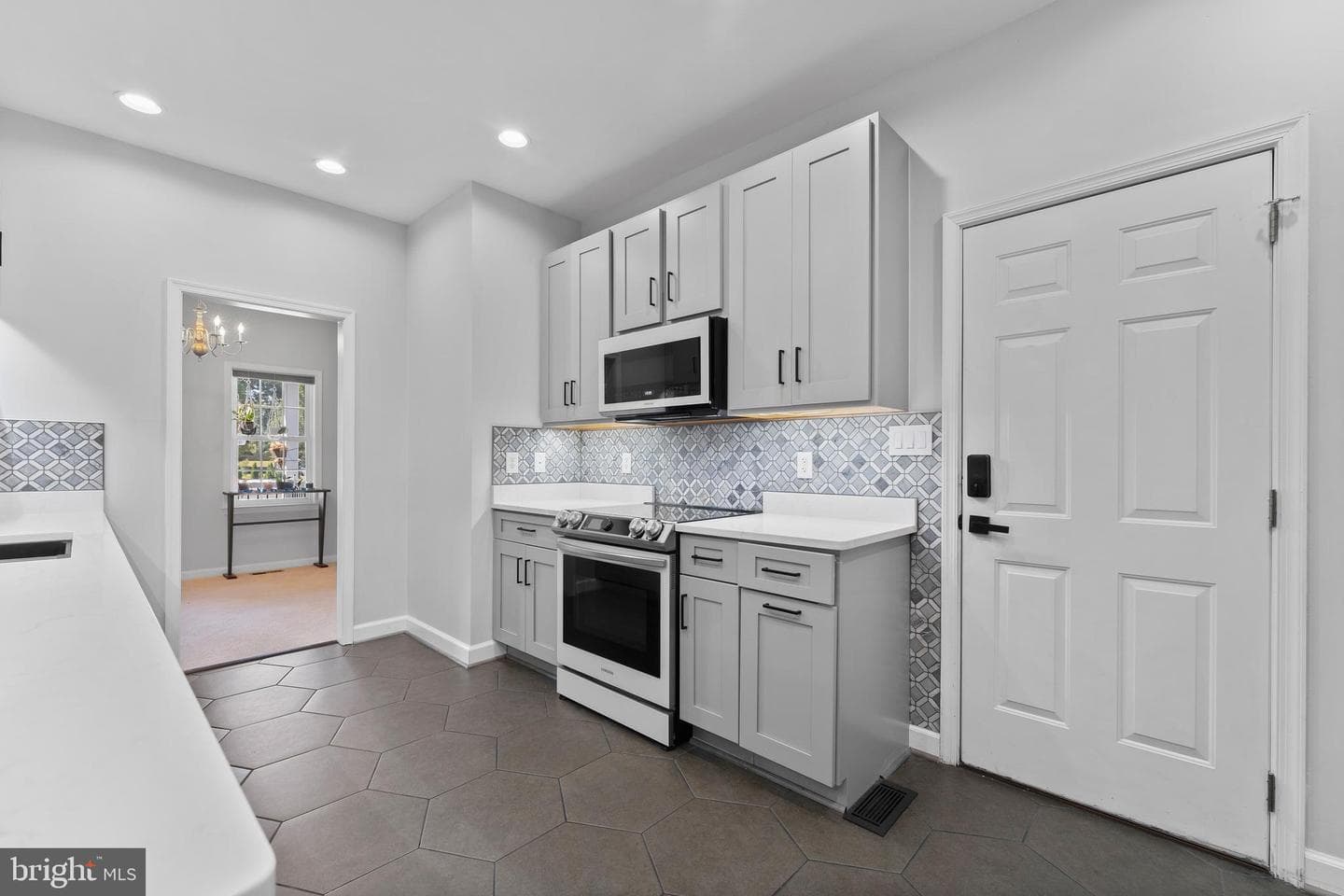 9501 Barbaras Way photo 15