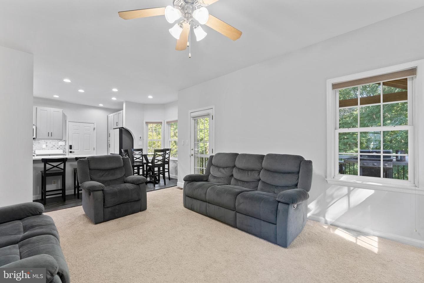 9501 Barbaras Way photo 19