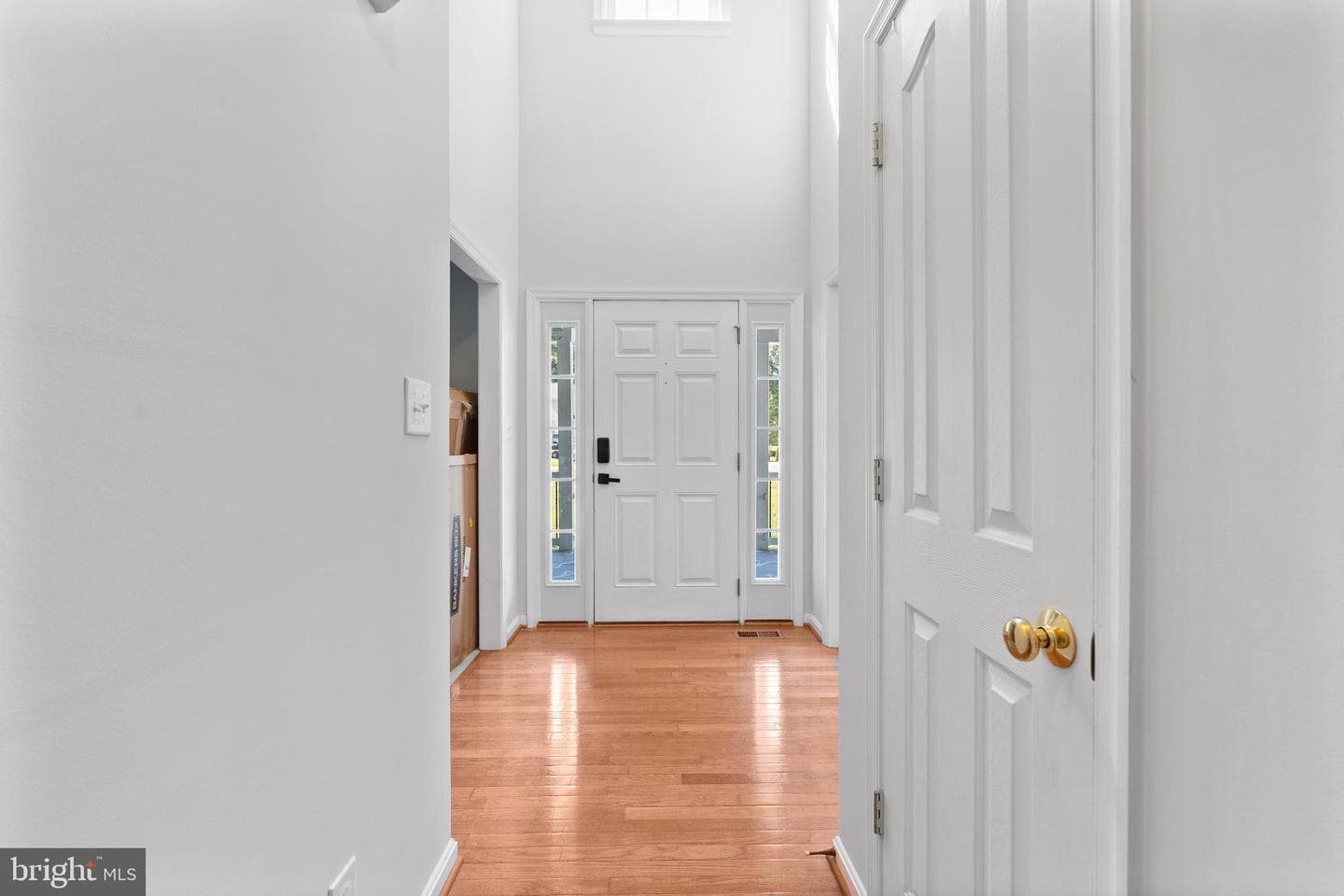 9501 Barbaras Way photo 7