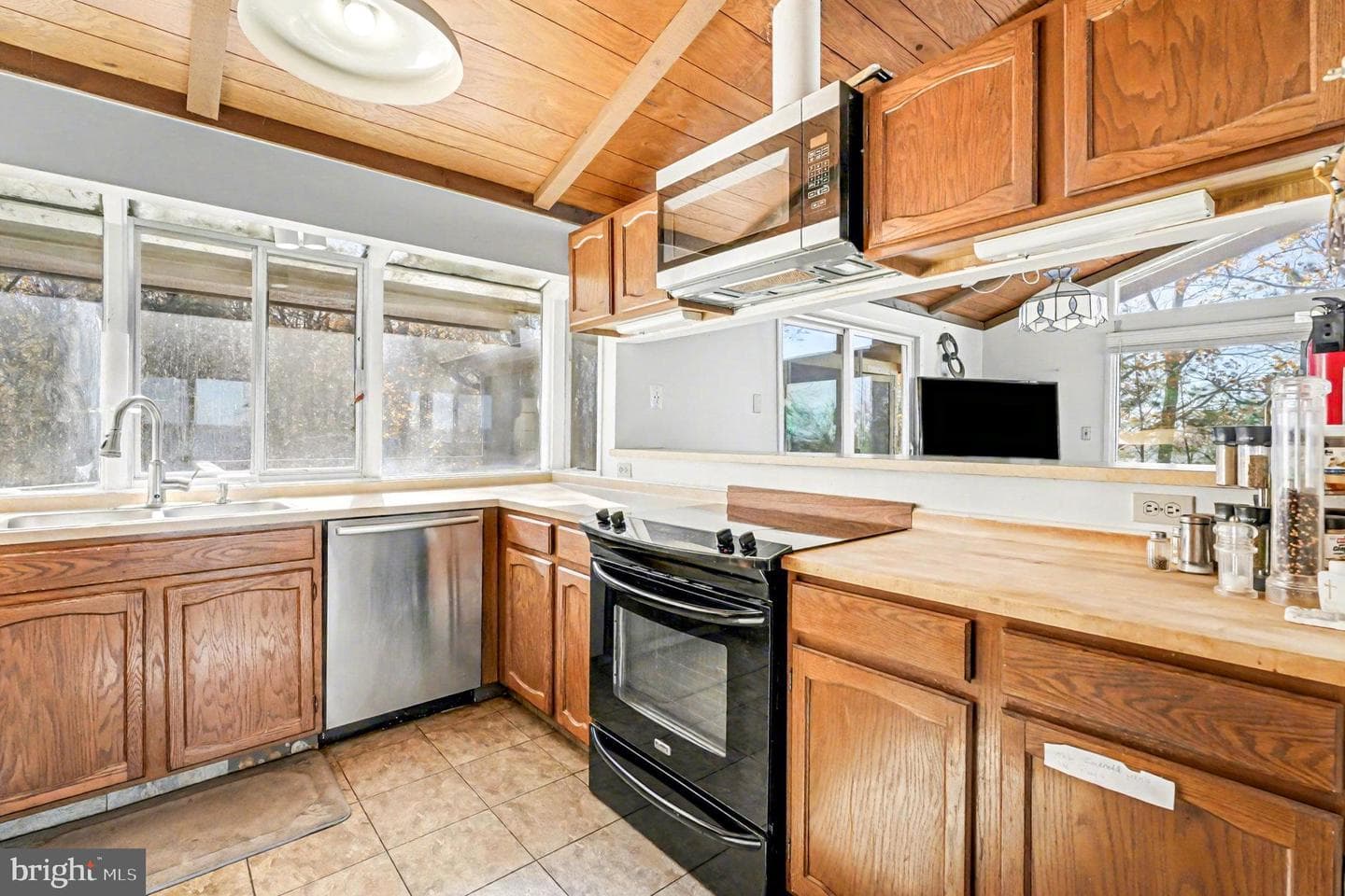 16031 Arthur Road photo 14