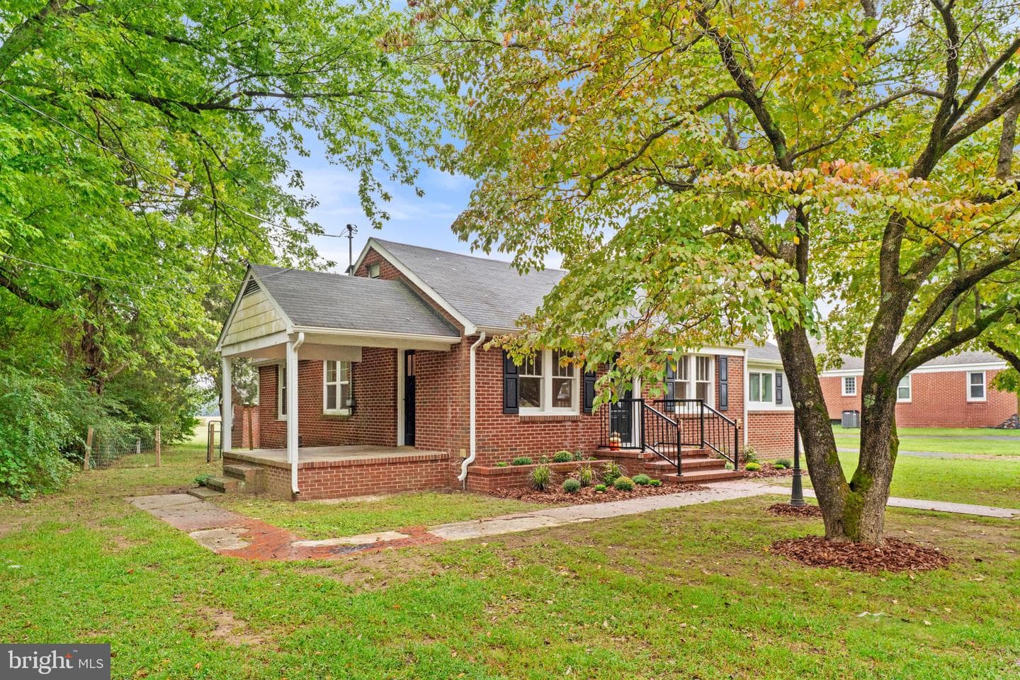10048 Dahlgren Road photo 6