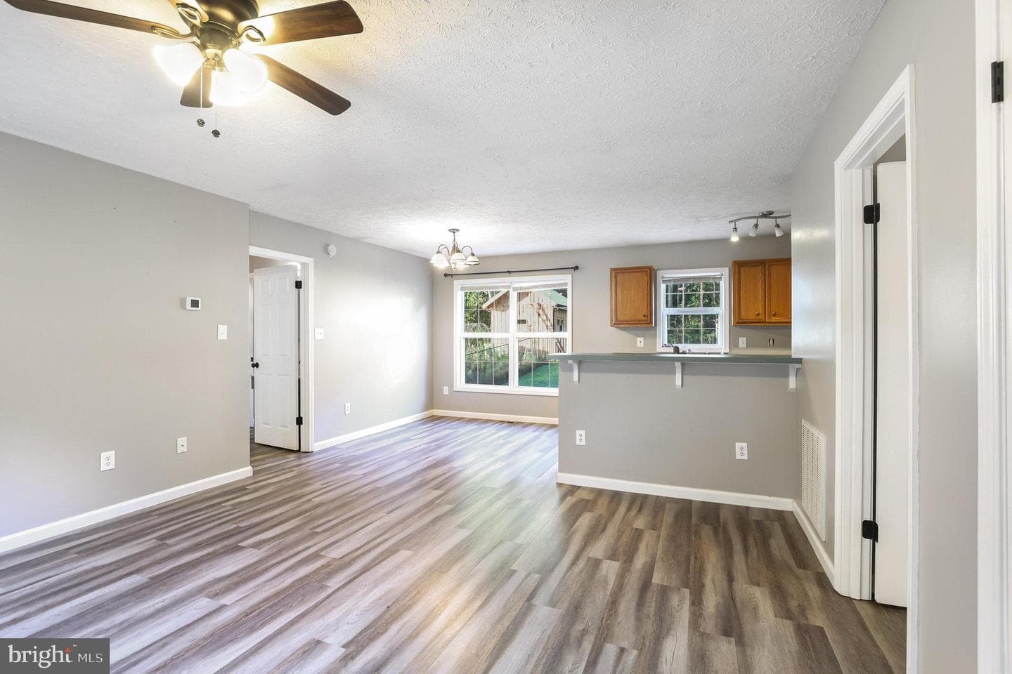 9760 Mohawk Drive photo 5