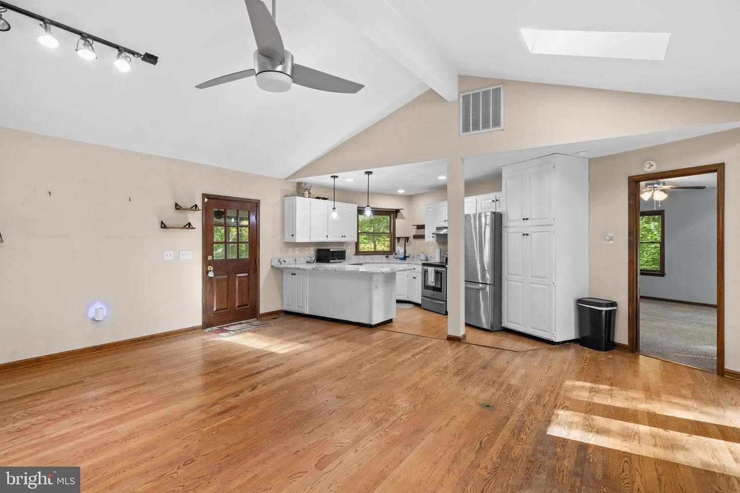 6025 Winston Place photo 11