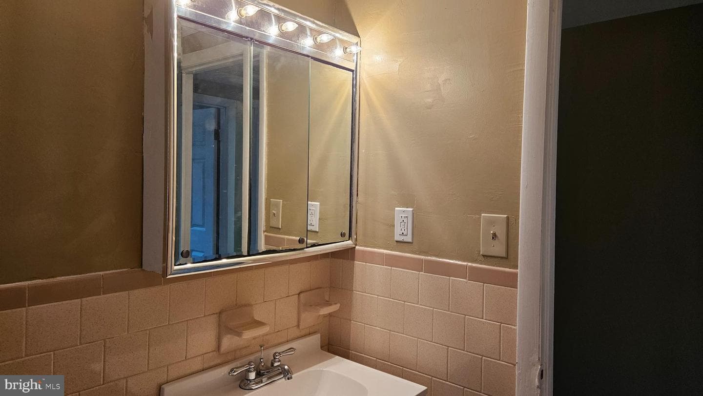 16506 Ridge Road photo 18
