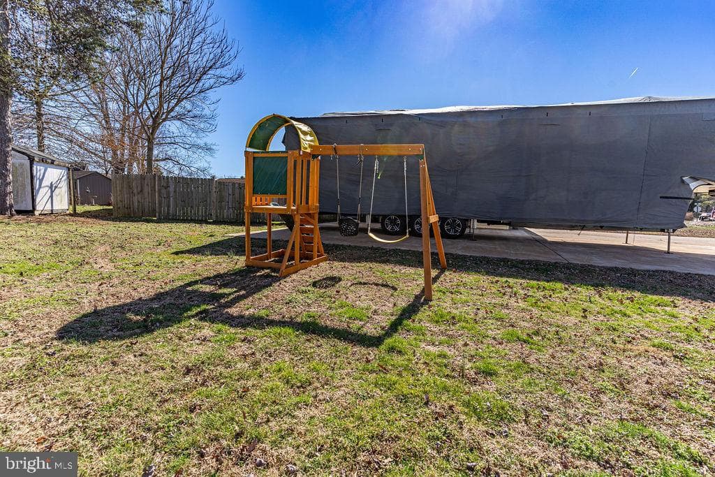 16166 Baltic Place photo 31