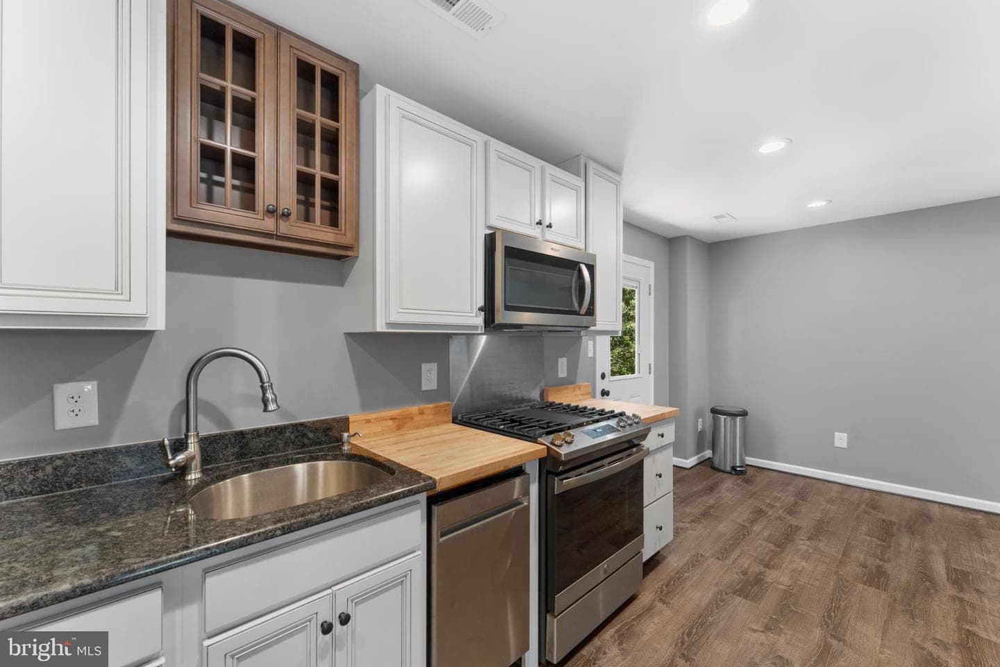 8507 Passapatanzy Road photo 31