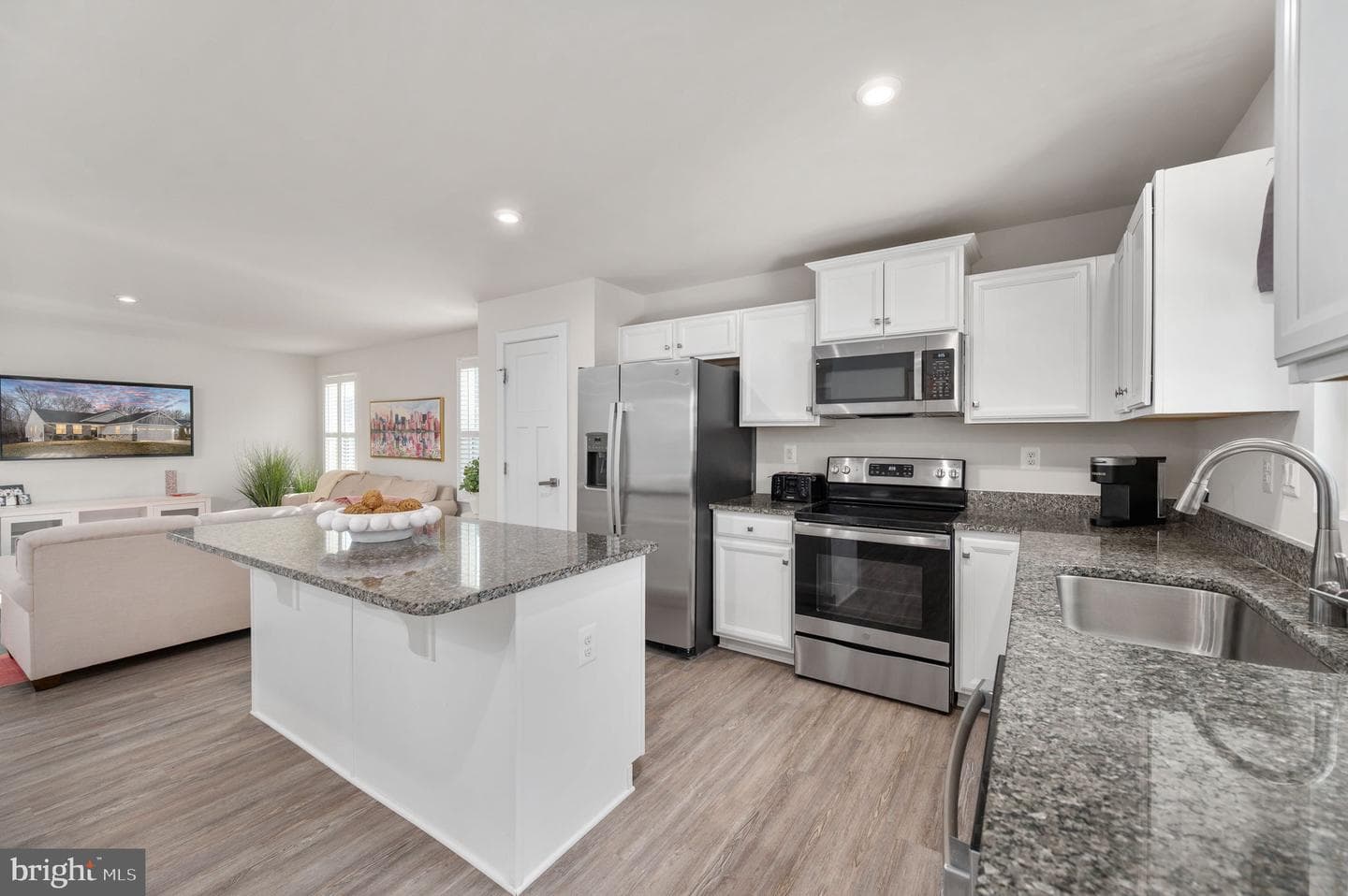 11188 Emerald Drive photo 6