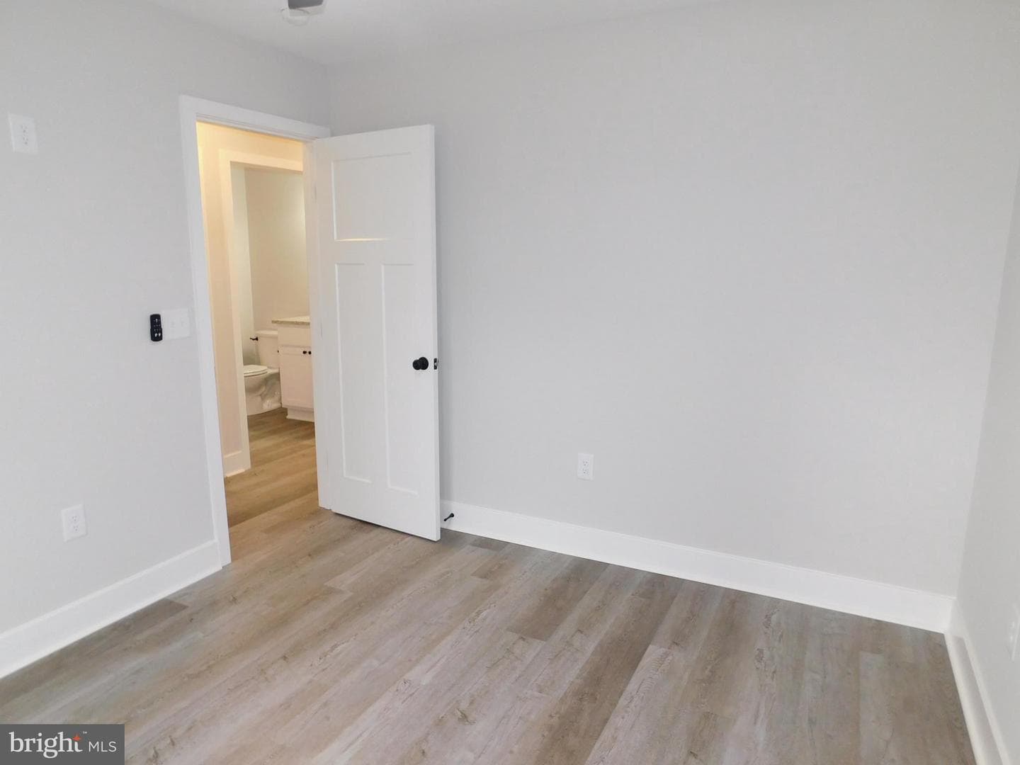 11190 Round Hill Estate Dr photo 22
