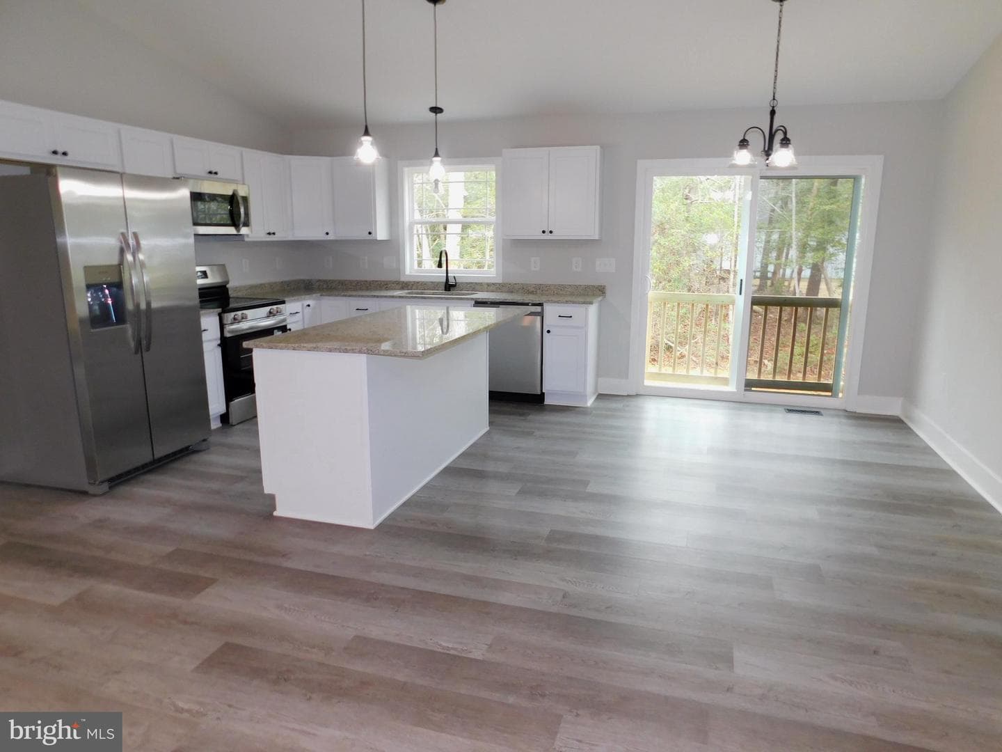 11190 Round Hill Estate Dr photo 3