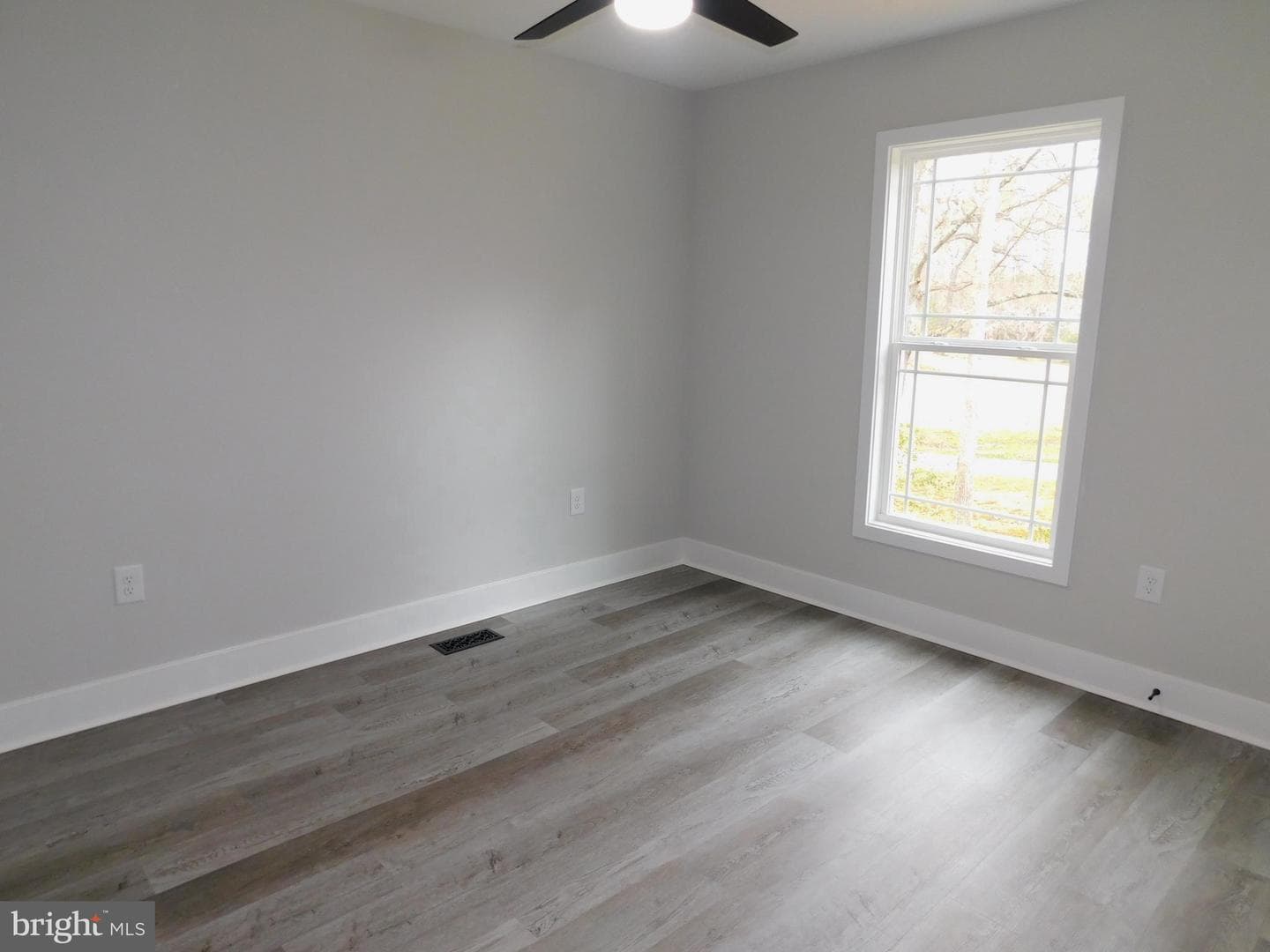 11190 Round Hill Estate Dr photo 8