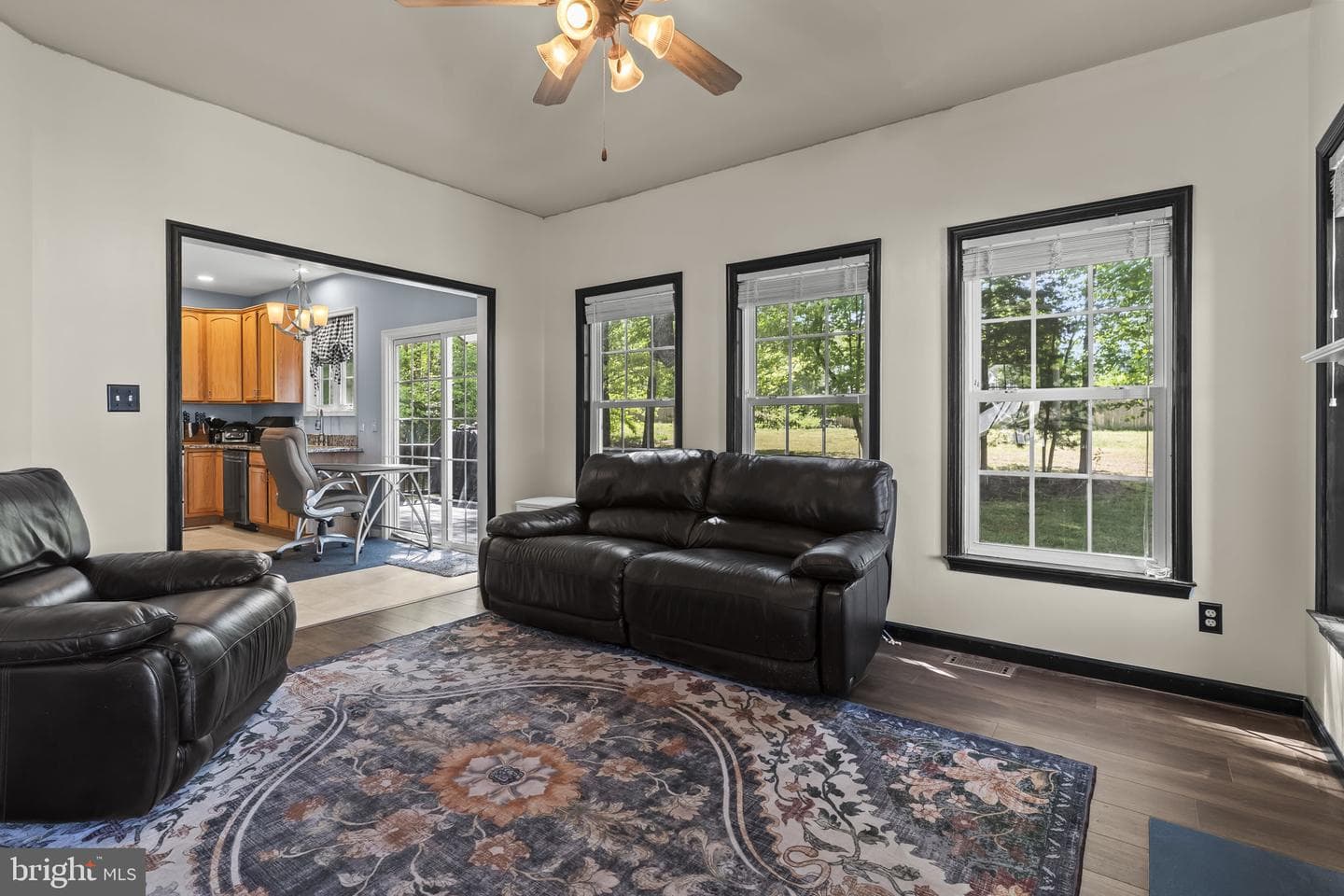 9533 Barbaras Way photo 16