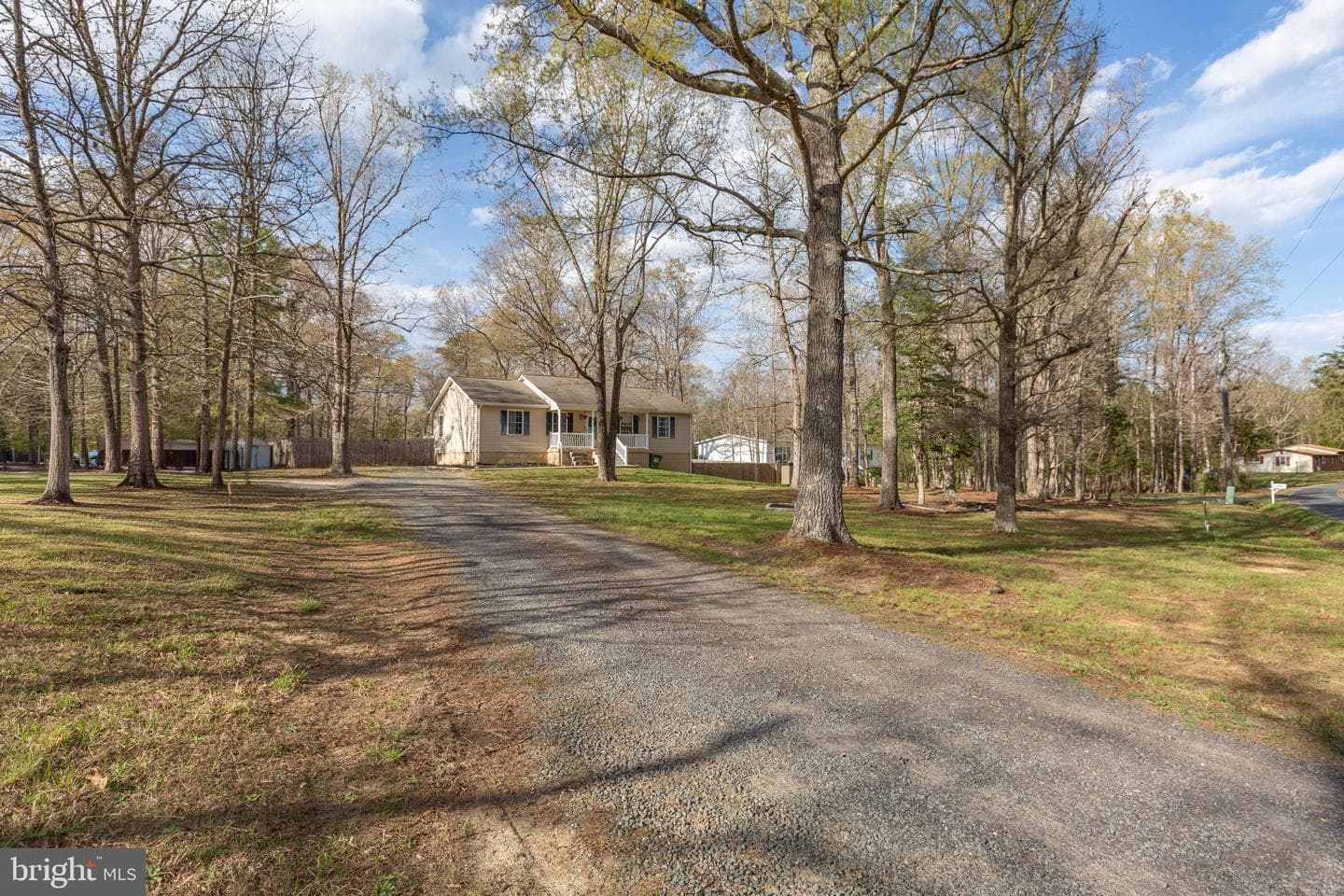 16283 Round Hill Road photo 5