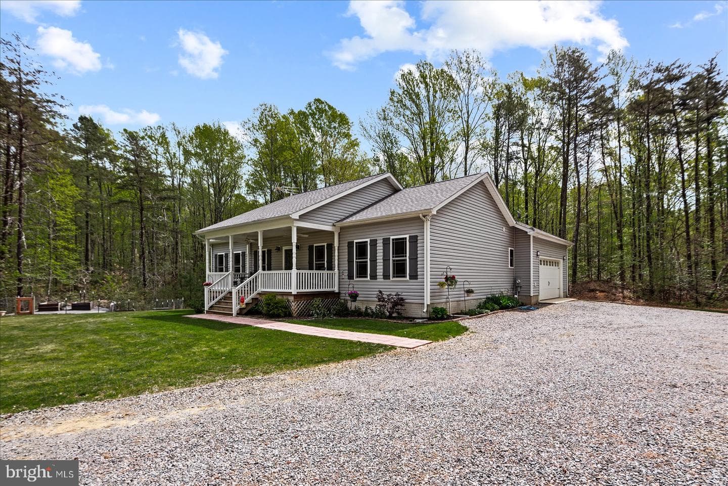 15570 Dickinsons Corner Drive photo 4