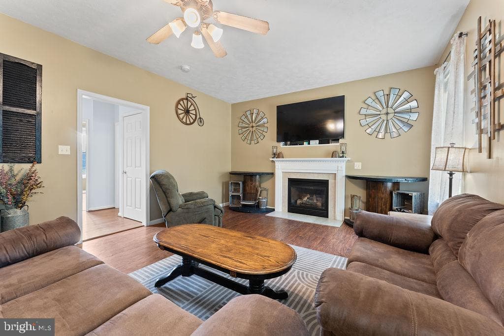 1387 Charleston Street photo 12