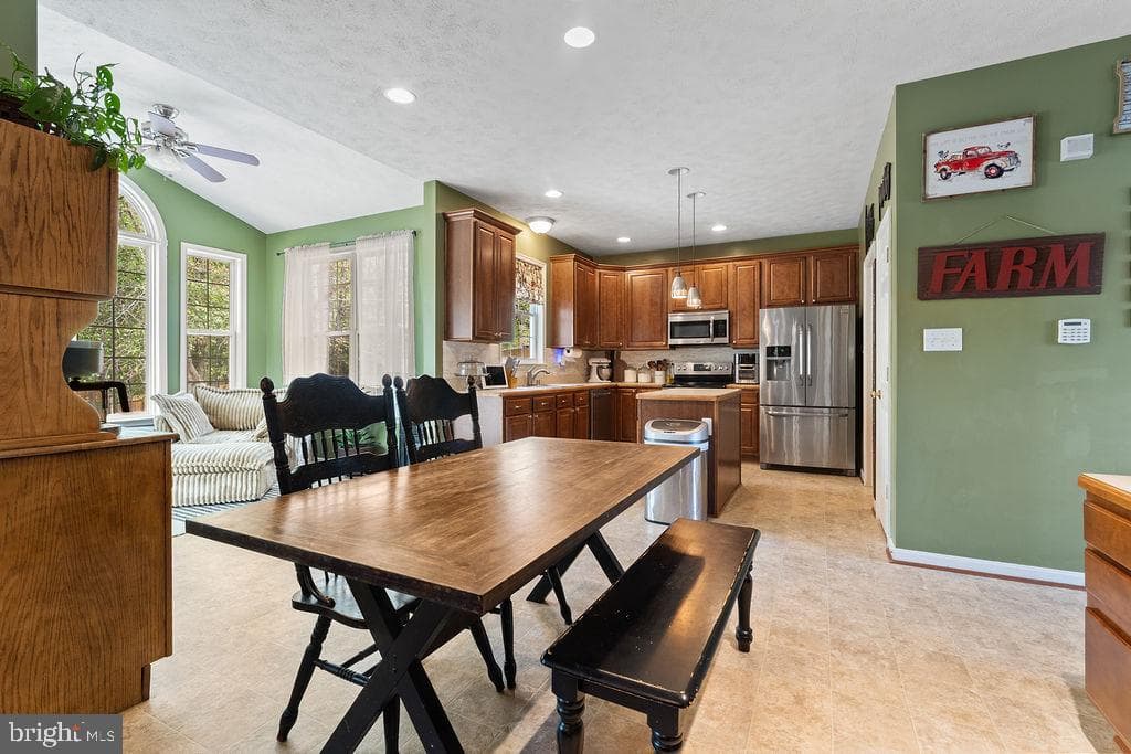 1387 Charleston Street photo 15
