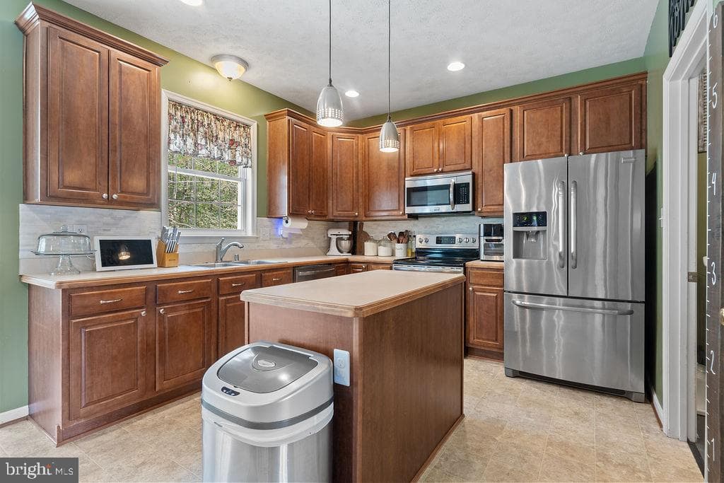 1387 Charleston Street photo 16
