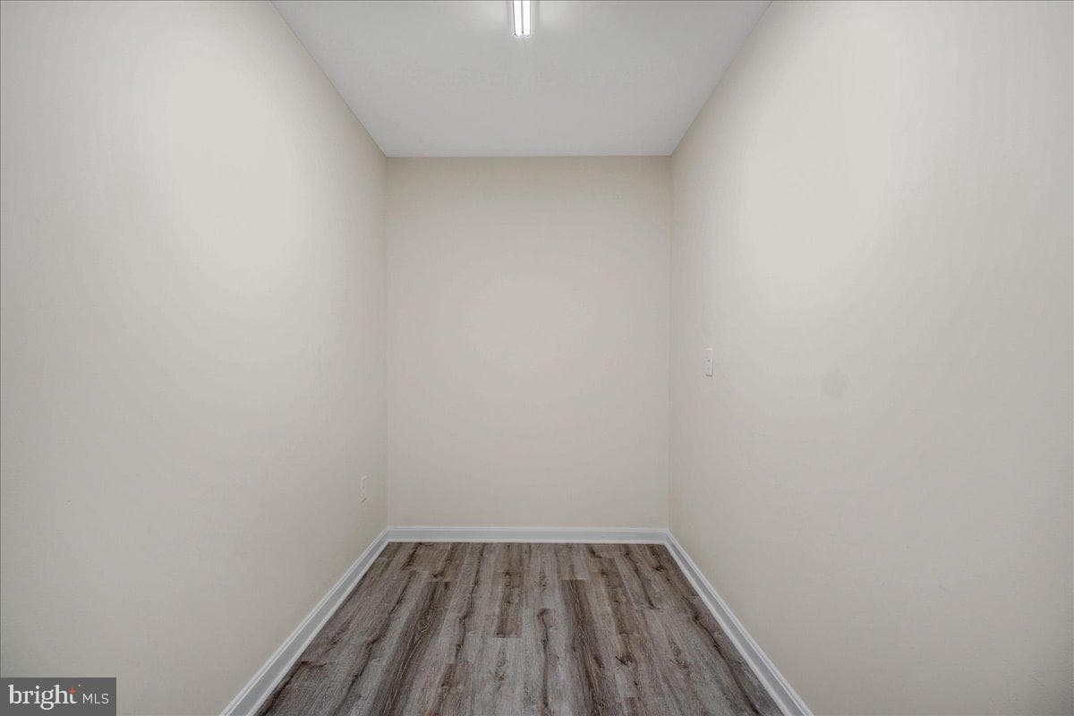 10464 Eisenhower Drive photo 25