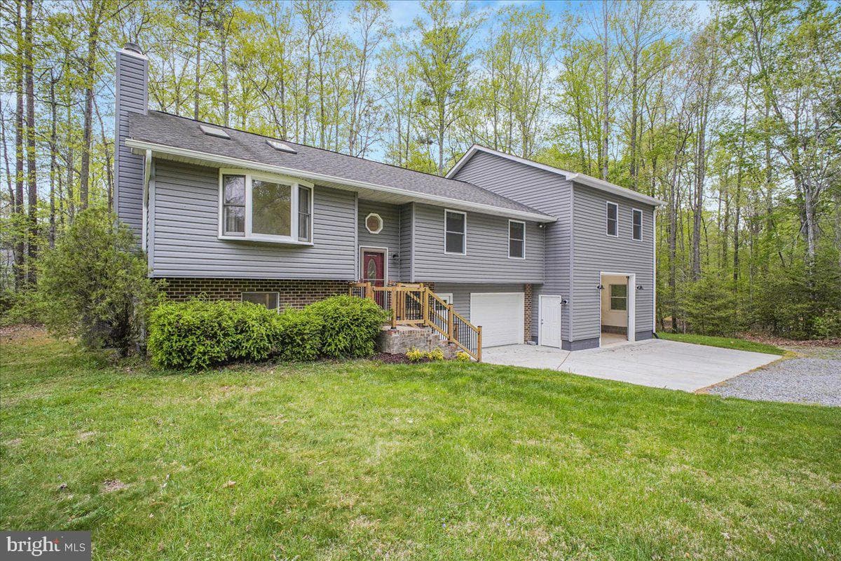 10464 Eisenhower Drive photo 47