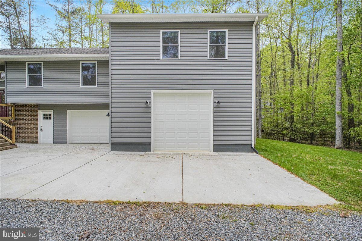 10464 Eisenhower Drive photo 49