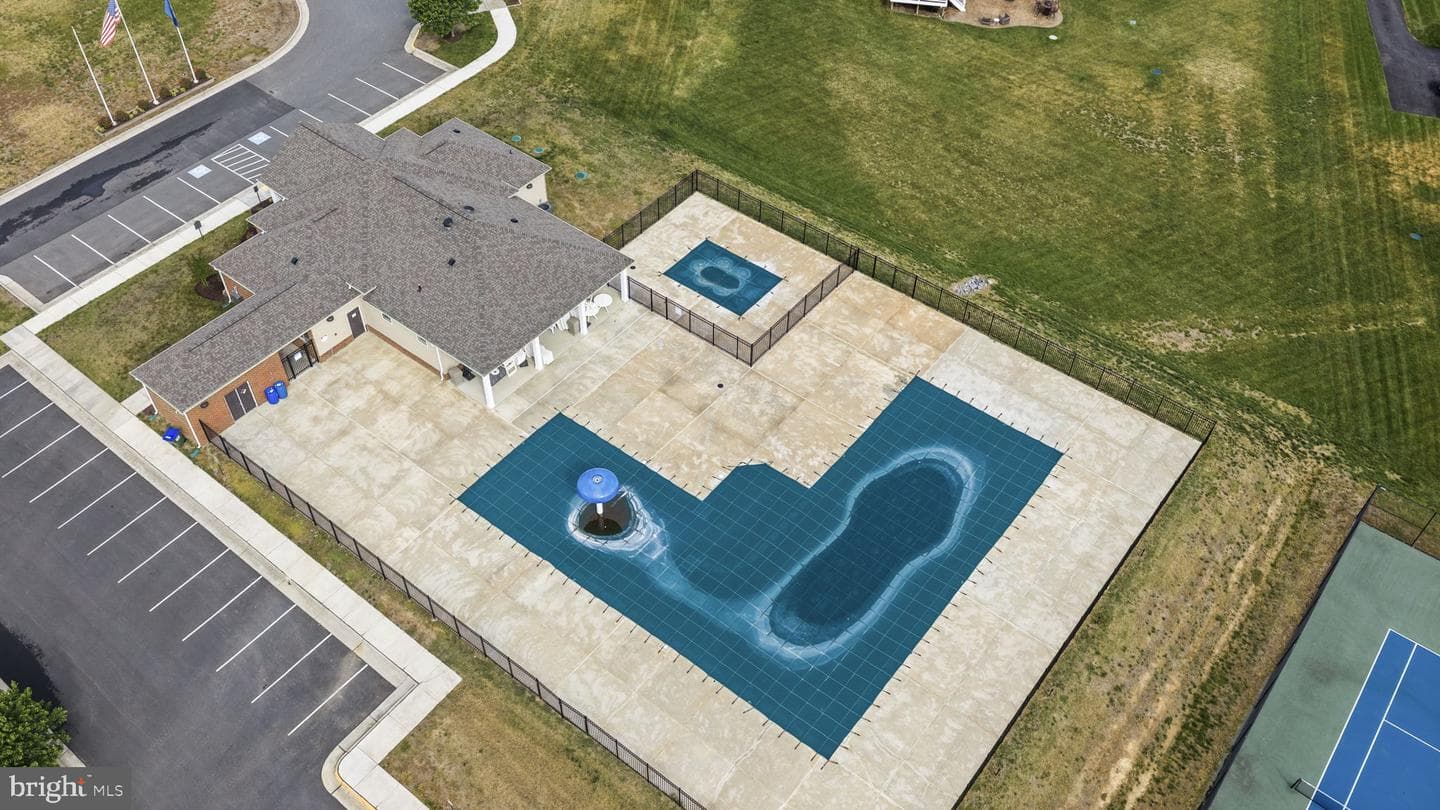10776 Wisteria Lane photo 54