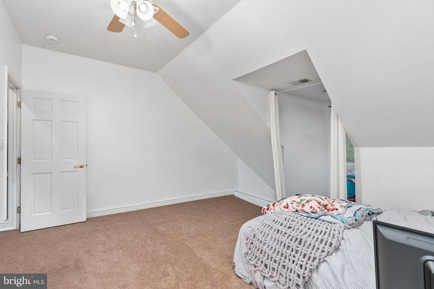 8143 Gallant Green Drive photo 22