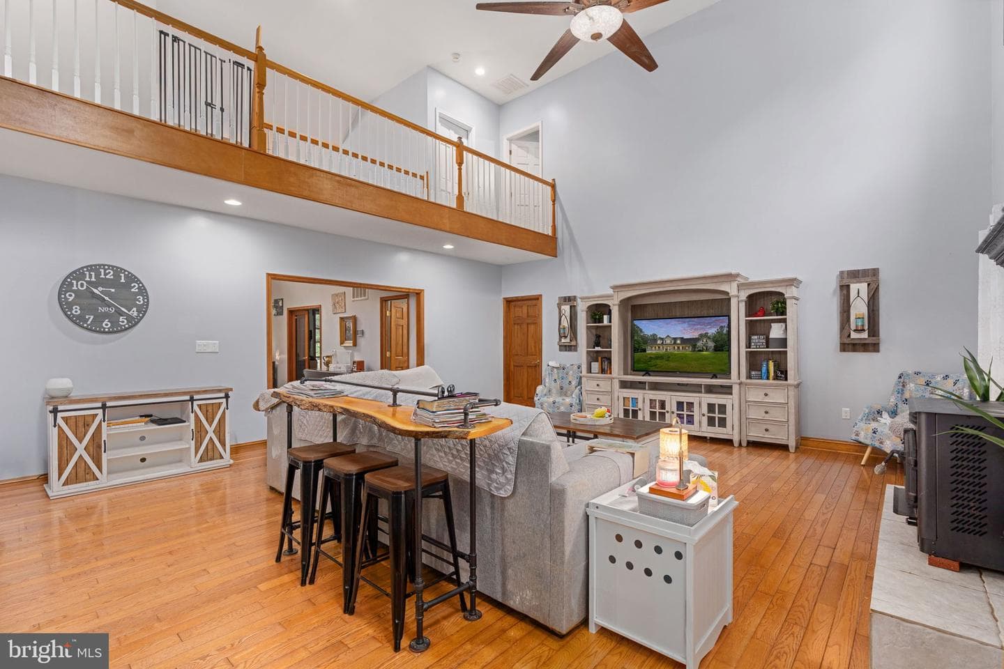 8143 Gallant Green Drive photo 5