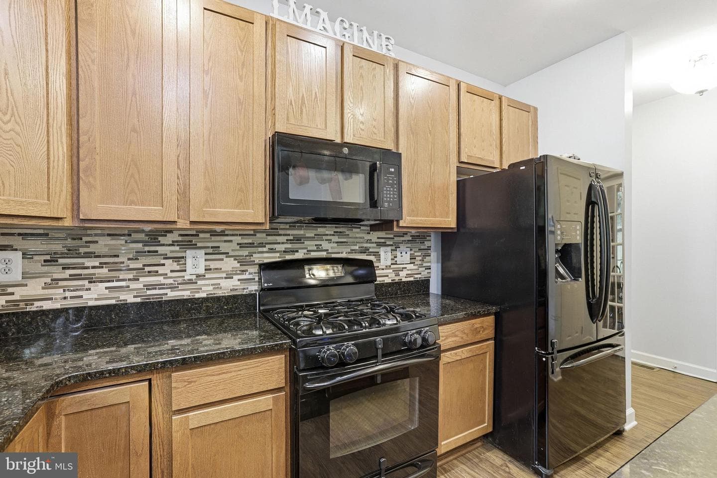 13601 Round Hill Road photo 11