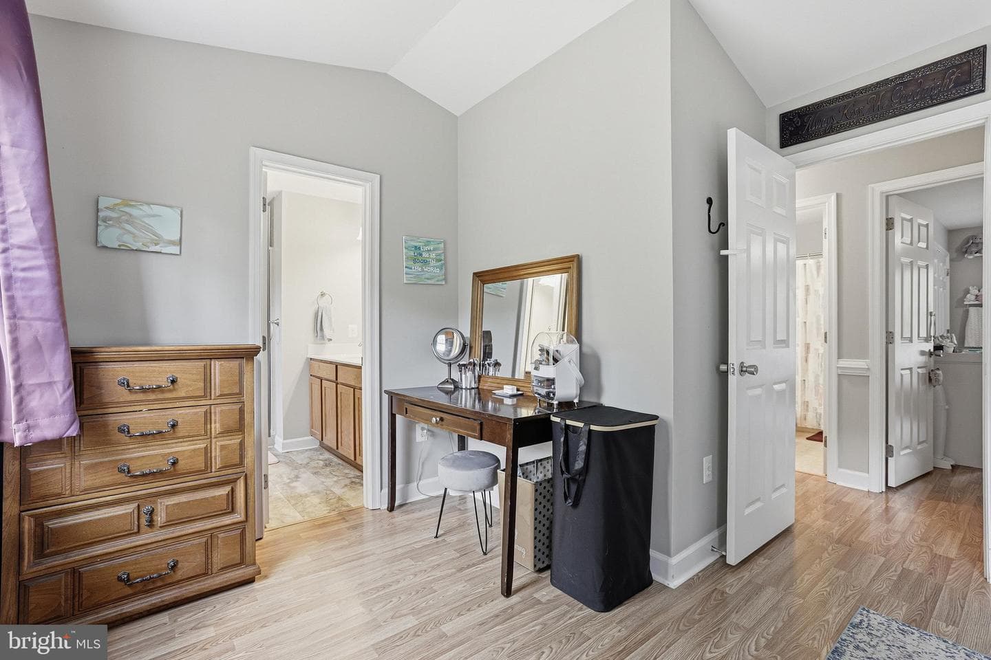 13601 Round Hill Road photo 19