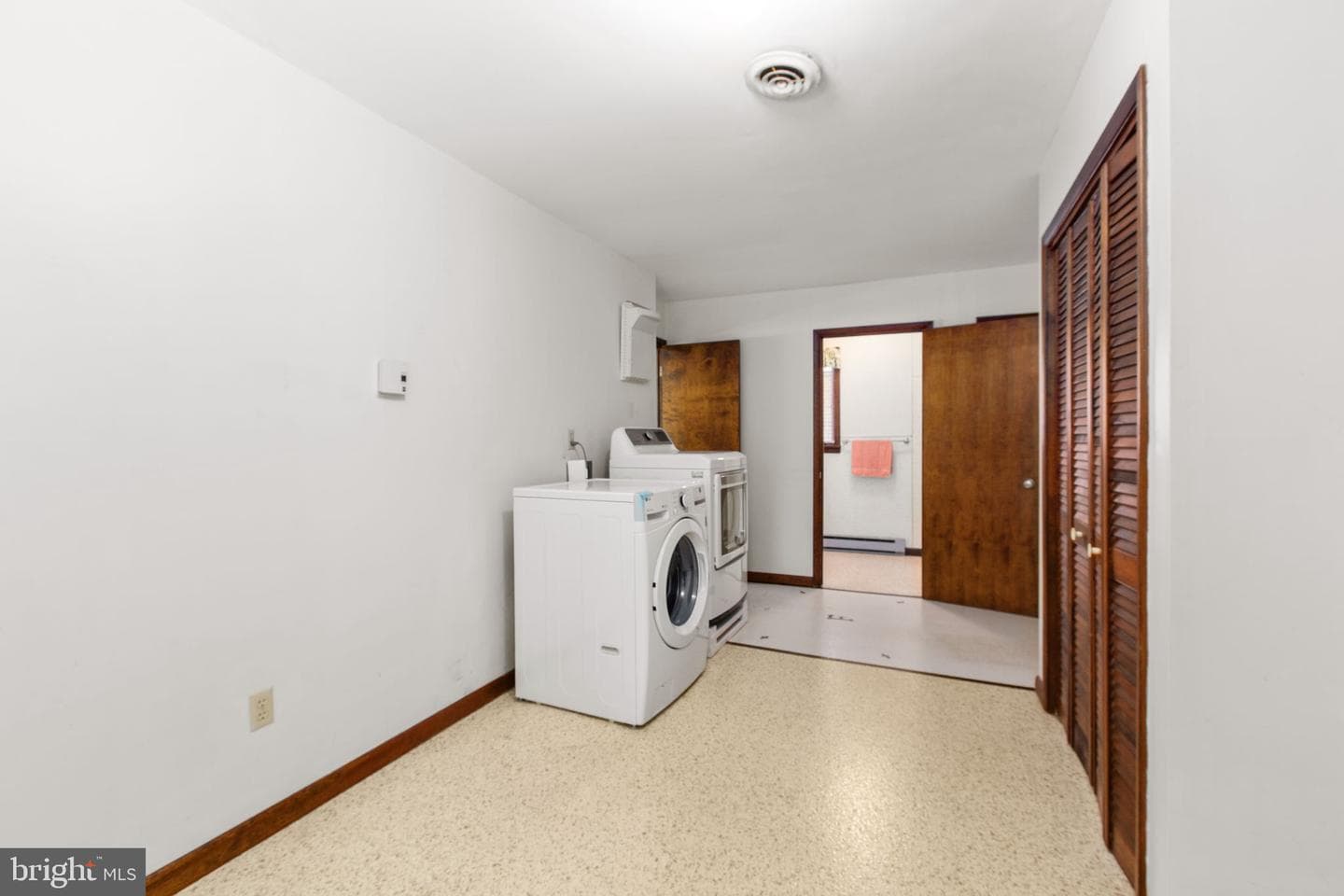 5434 Strawberry Lane photo 28