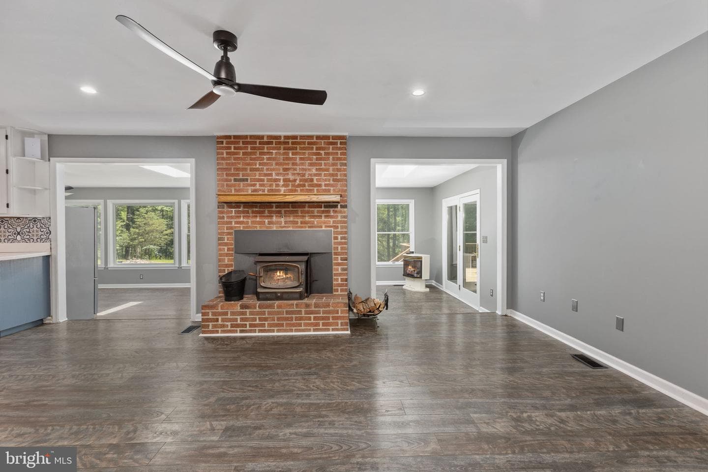 2381 Nancy Lane photo 30
