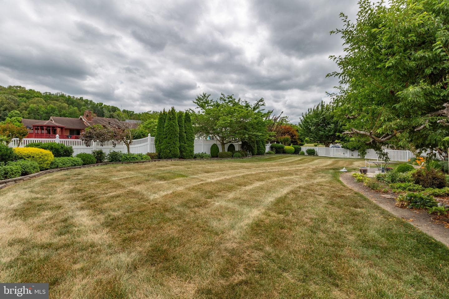 6049 Potomac Landing Drive photo 43