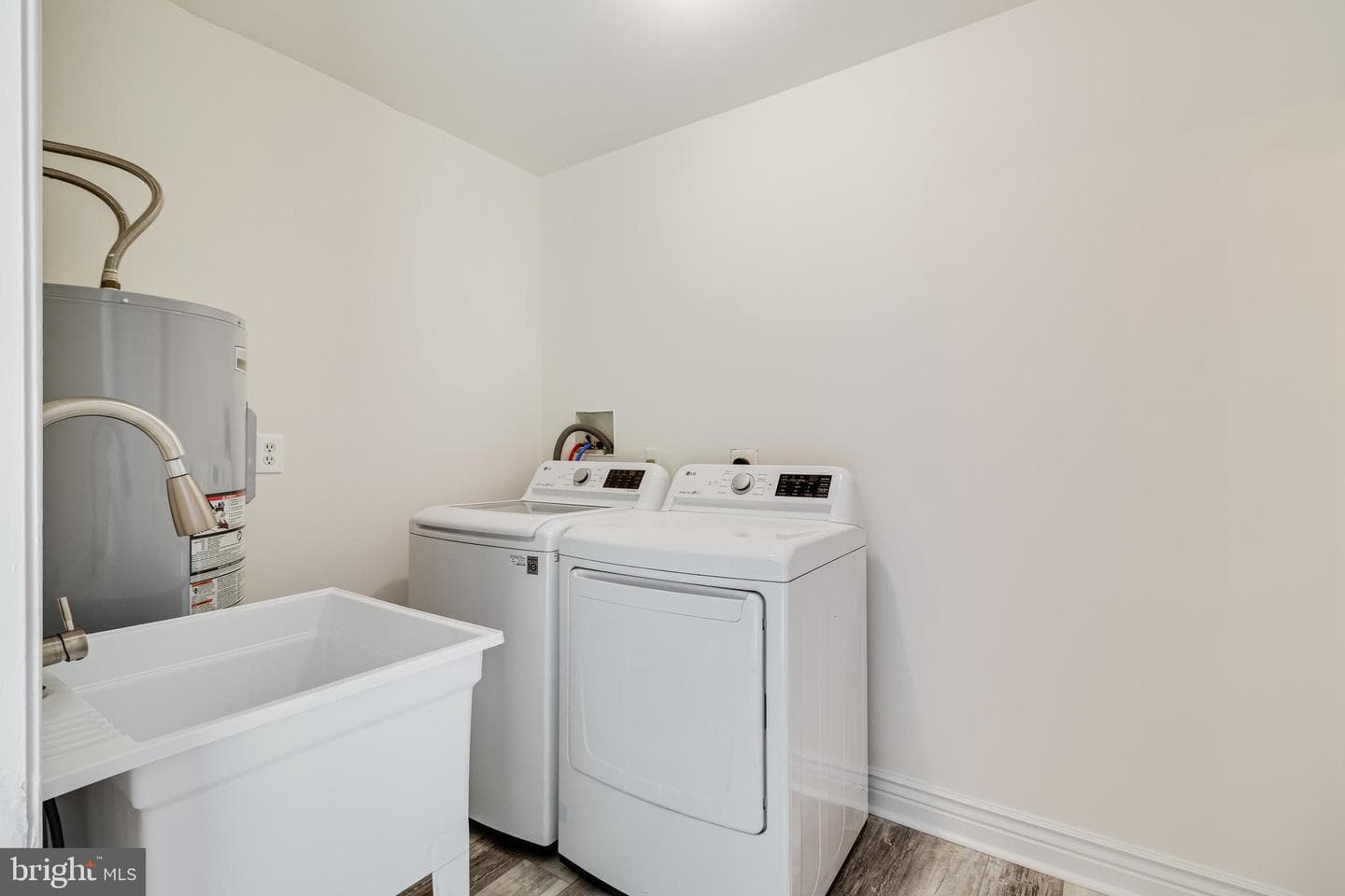 14479 Round Hill Road photo 31