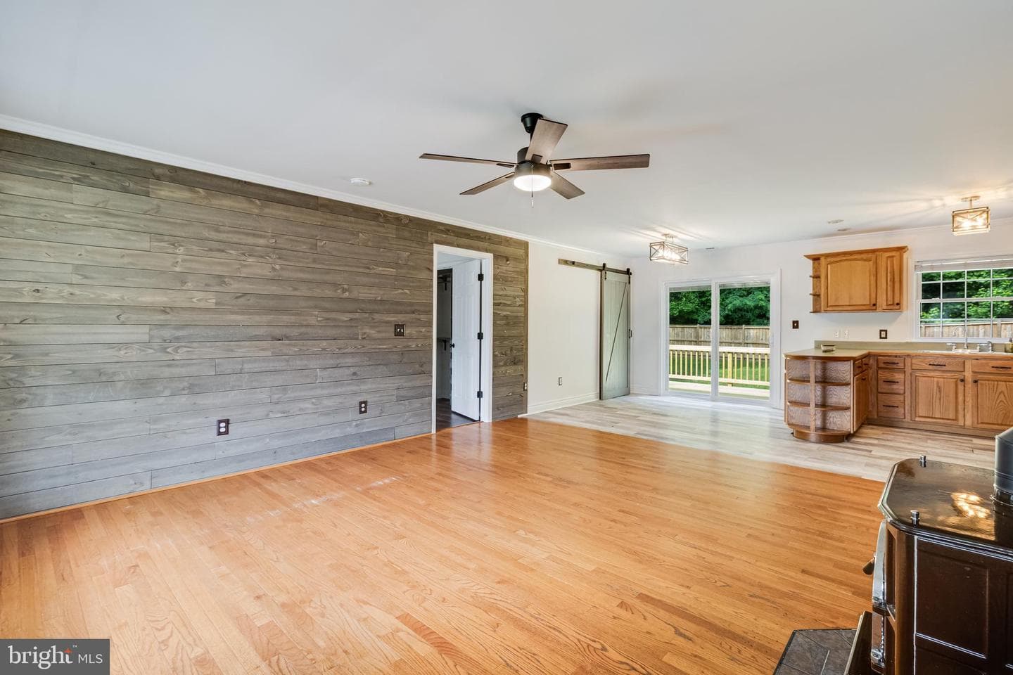 14479 Round Hill Road photo 9