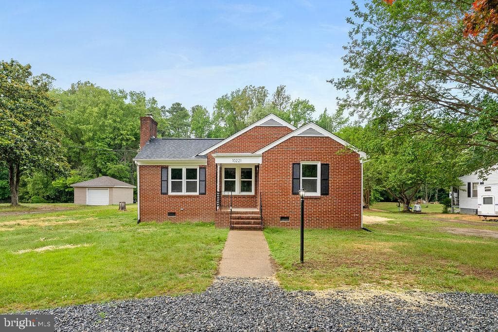 10221 Dahlgren Road, King George