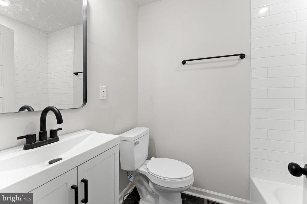 10221 Dahlgren Road photo 12